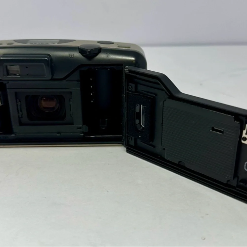 WORKING Vivitar 530 PZ Date-A-Print 38-110mm Zoom 35mm Film Camera A0